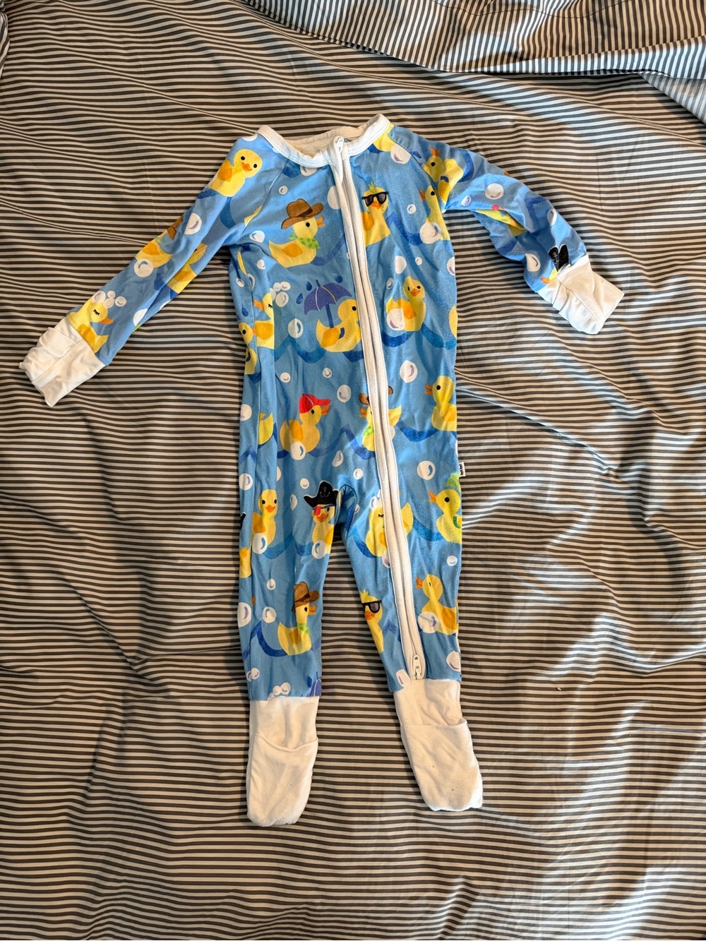 Little sleepies 3-6 M splish splash zippy